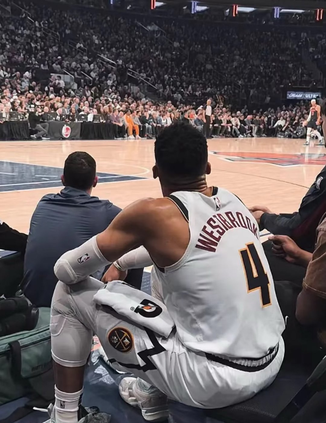 包含热火队防守崩盘，惨遭对手狂轰猛炸，首页专业看到.的词条